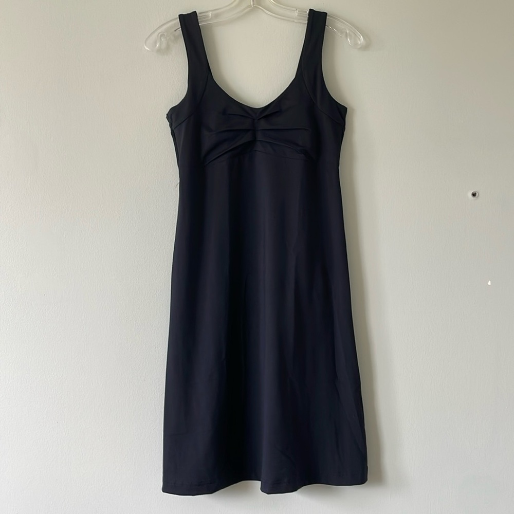 black stretchy alpine design athletic dress